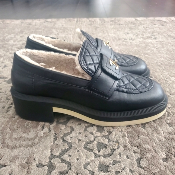 Chanel Lambskin Shearling Lined Quilted CC Turnlock Loafers 37.5 - Picture 8 of 14
